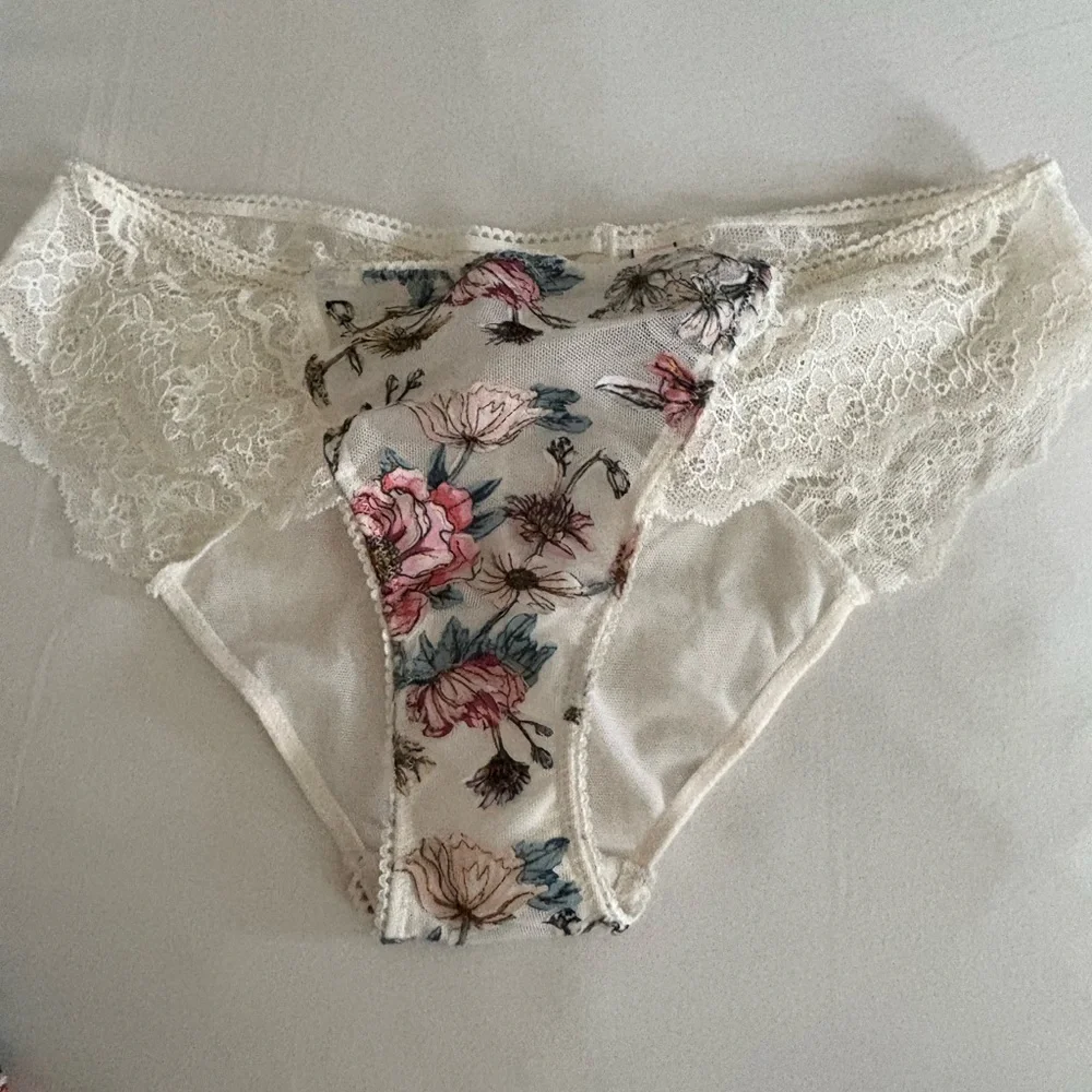 Victoria's Secret Floral Lace Bralette - and Panty Pink and Blue - Picture 6 of 7
